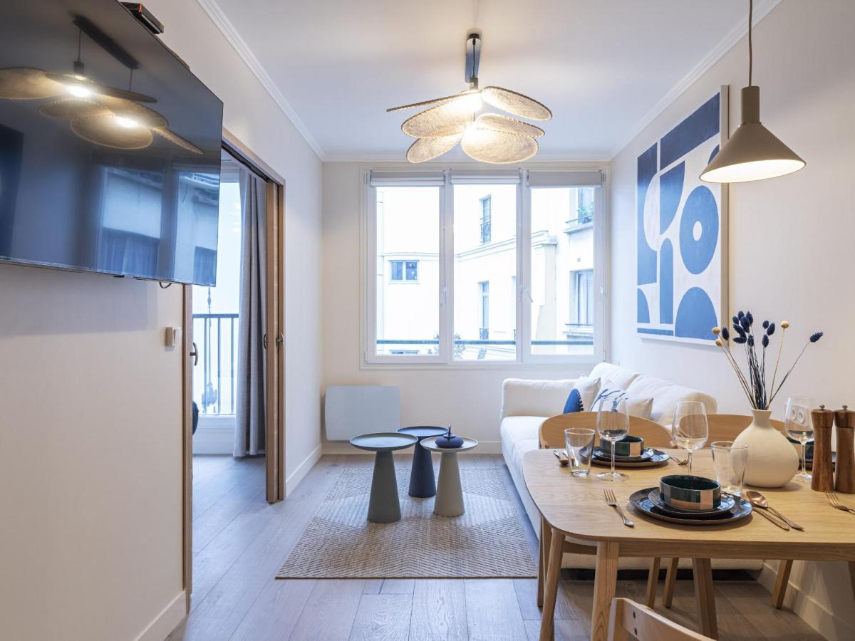 The Blue Suite On Champs Elysees Avenue Paris Bagian luar foto