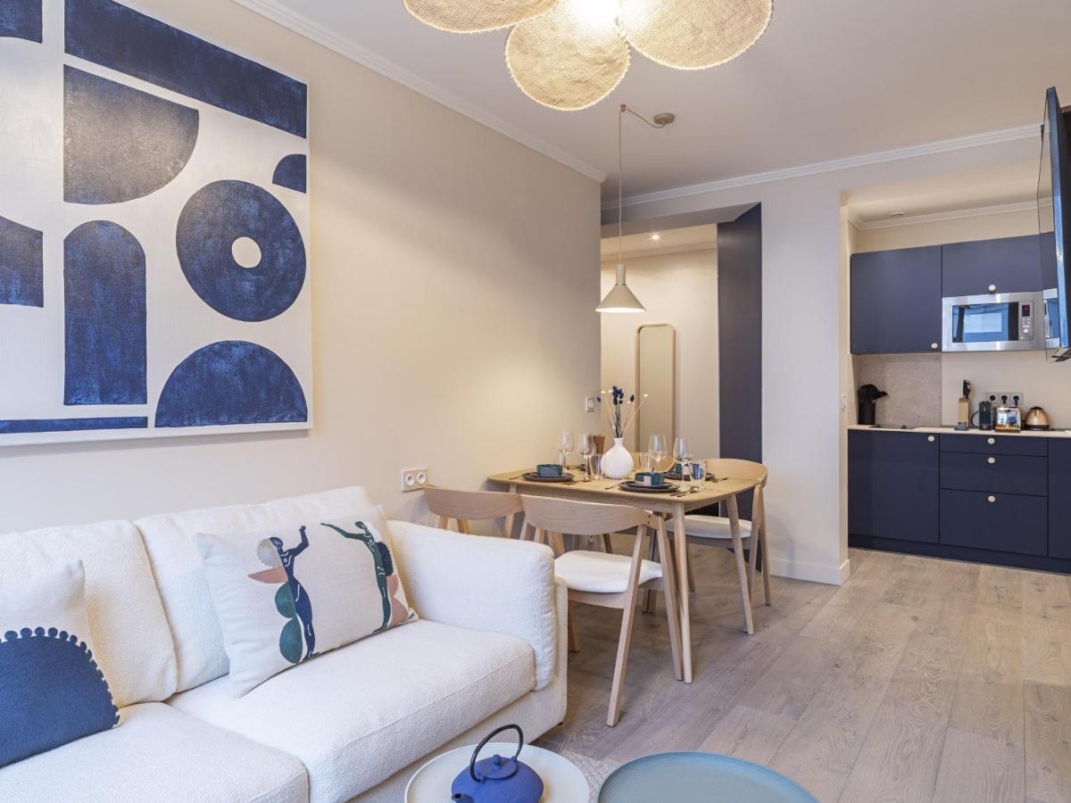 The Blue Suite On Champs Elysees Avenue Paris Bagian luar foto