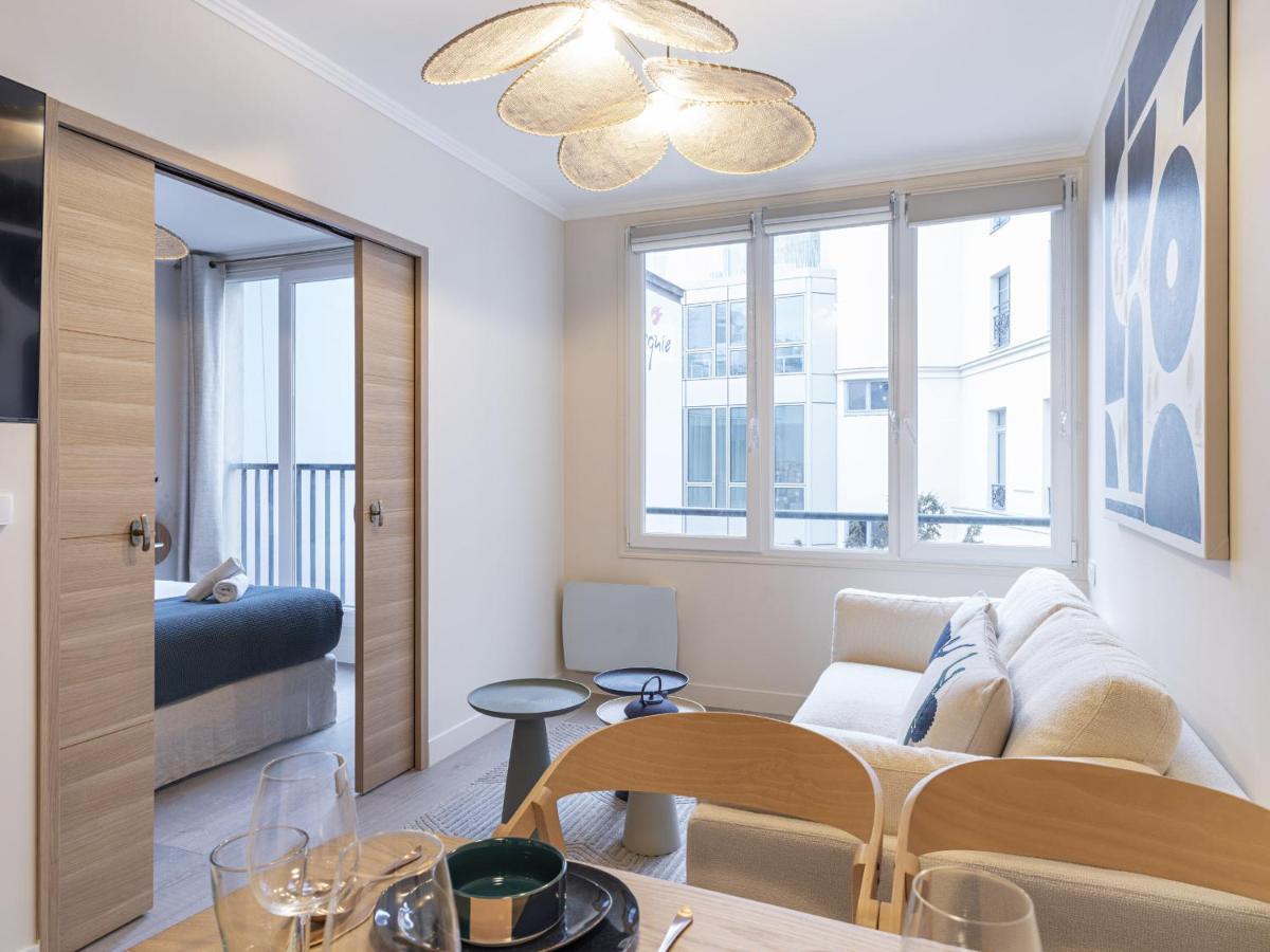 The Blue Suite On Champs Elysees Avenue Paris Bagian luar foto